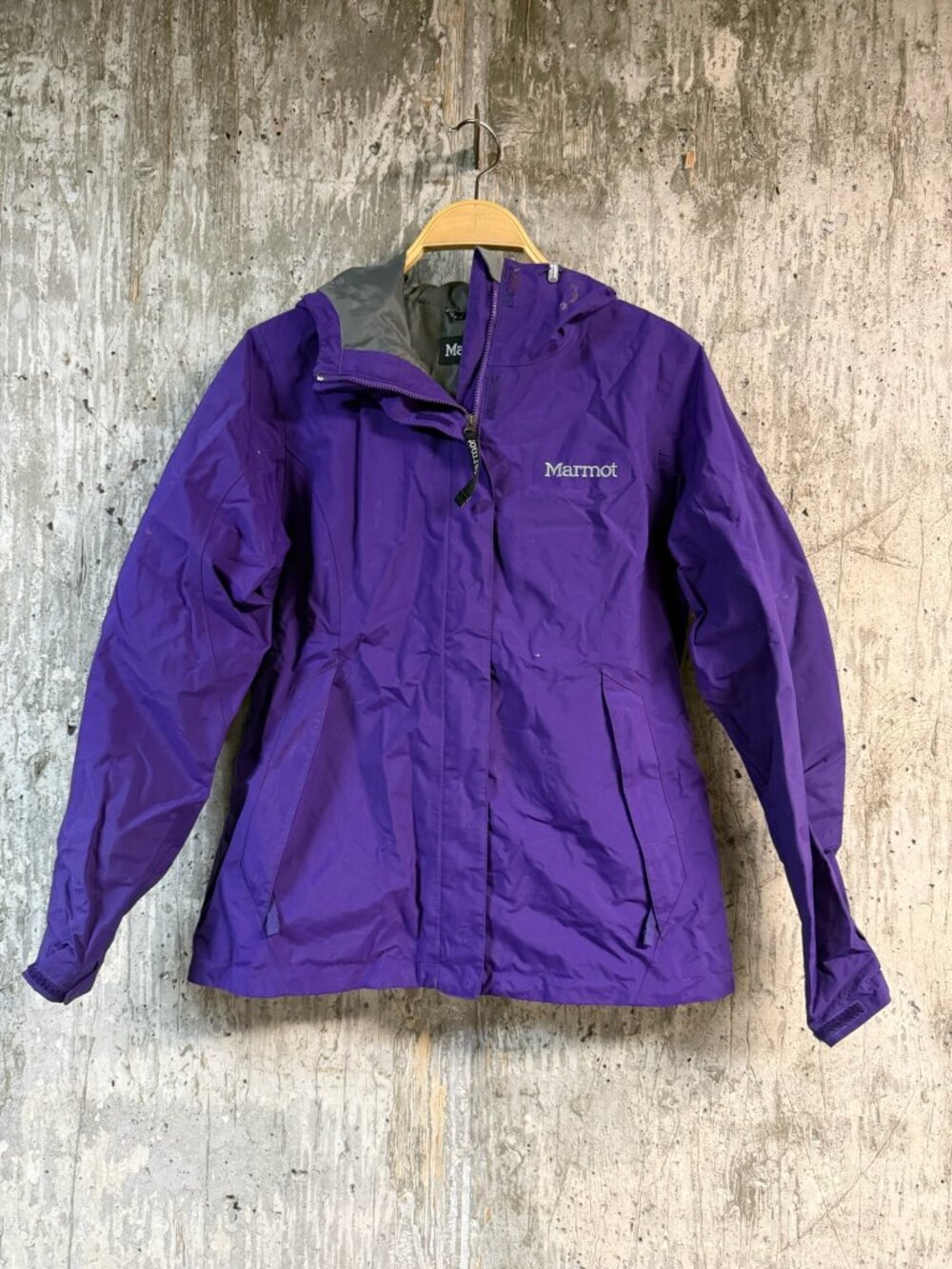 MARMOT Women's Full Zip Hooded Jacket Size M in Purple